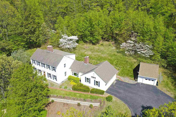10 Highland Dr Amherst, NH 03031