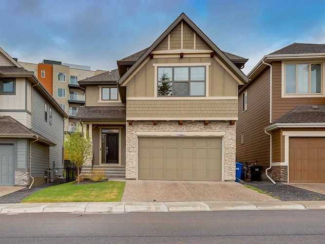 711 Shawnee Drive SW Calgary, AB T2Y 1V6