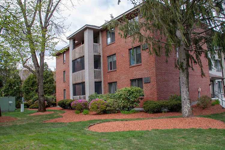 300 Candlewood Park #20 Nashua, NH 03062