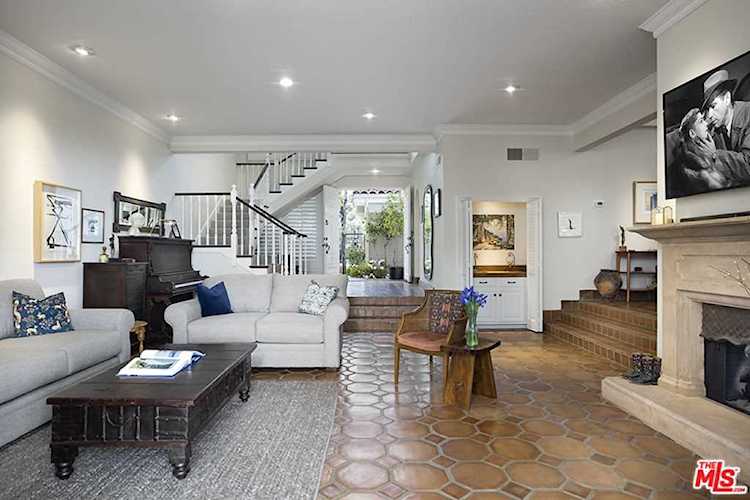 2208 Canyonback Road Los Angeles, CA 90049