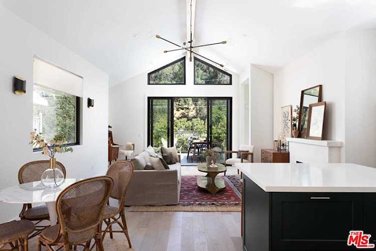 8723 Lookout Mountain Avenue Los Angeles, CA 90046