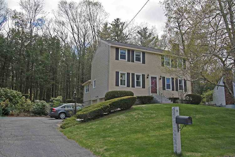 8 Cider Ln Nashua, NH 03063