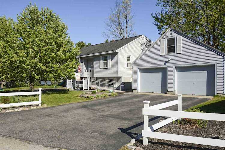 10 Wedgewood Dr Concord, NH 03301