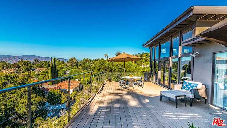 11331 Brill Drive Studio City, CA 91604