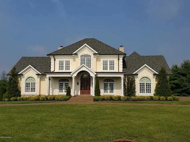 12002 Poplar Woods Dr Goshen, KY 40026