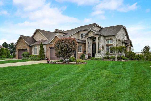 9095 Holland Harbor Circle Frankfort, IL 60423