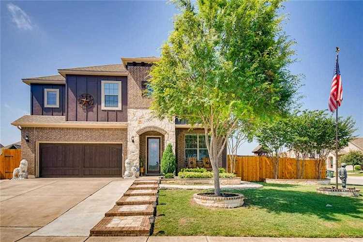 556 Oyster Crk Buda, TX 78610