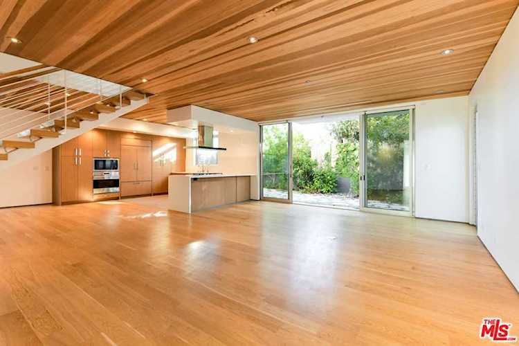 2320 3rd Street Santa Monica, CA 90405