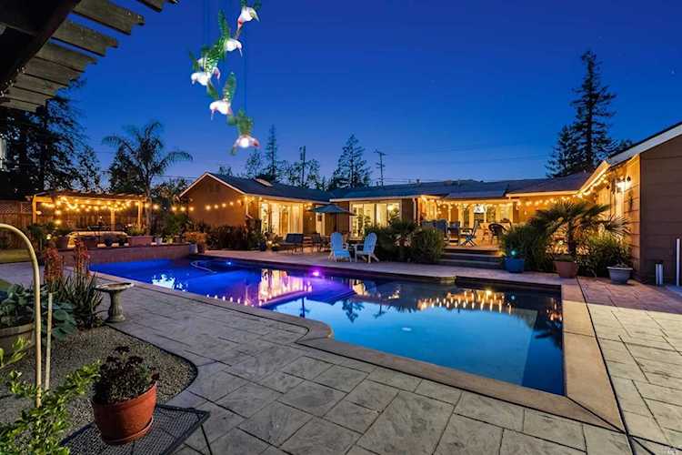 2041 Redwood Road Napa, CA 94558