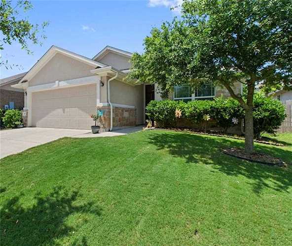 198 Fletcher Bnd Buda, TX 78610