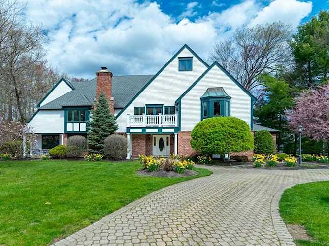 6 Fairway Dr Andover, MA 01810
