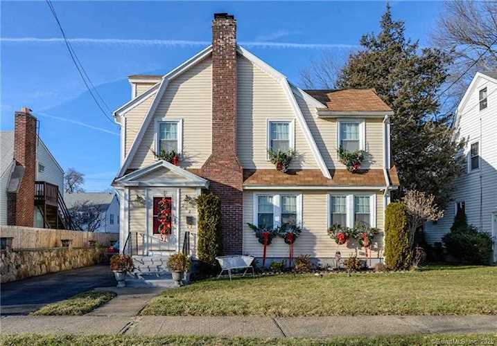 262 Thorme Street Bridgeport, CT 06606