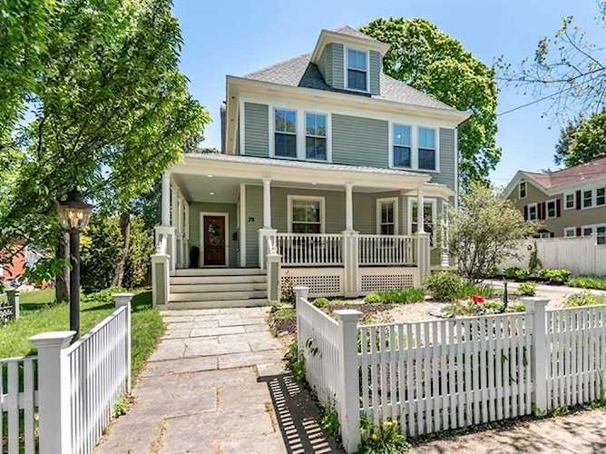39 High St Andover, MA 01810