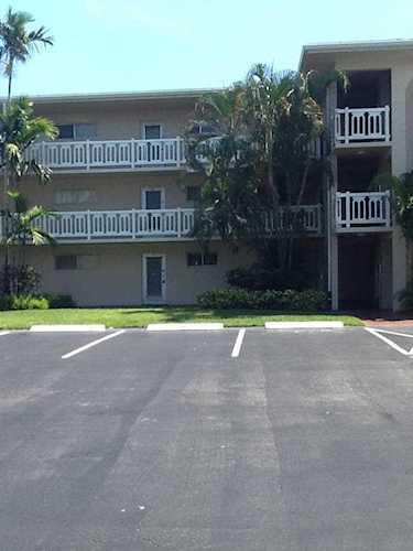 2724 Garden Drive #209 Lake Worth, FL 33461