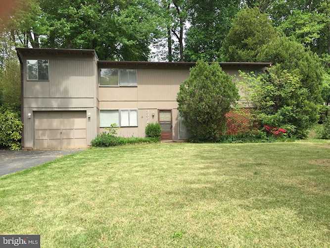 3321 Brandy Ct Falls Church, VA 22042