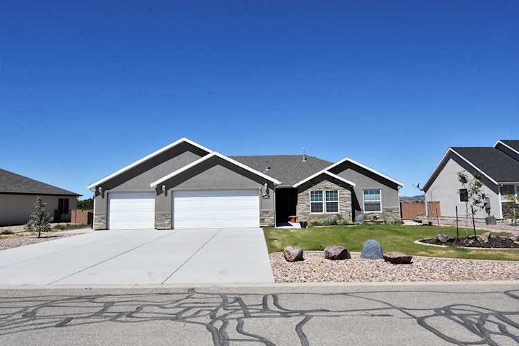 3807 N Native Dancer DR Cedar City, UT 84721