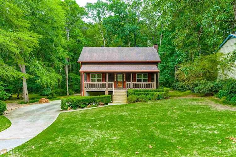 2366 Hidden Ln Snellville, GA 30078