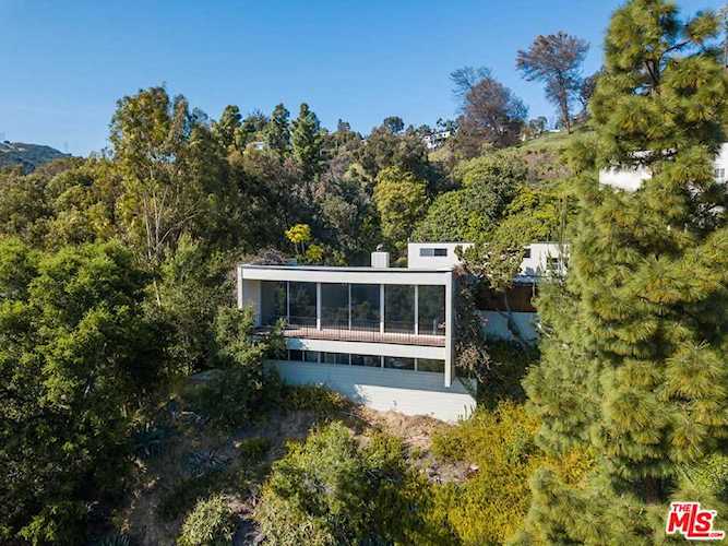 988 Bluegrass Lane Los Angeles, CA 90049