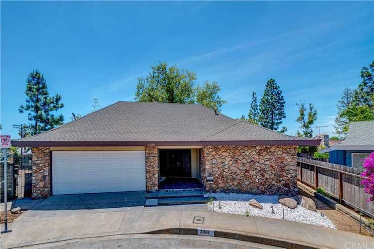 2301 Donella Circle Los Angeles, CA 90077