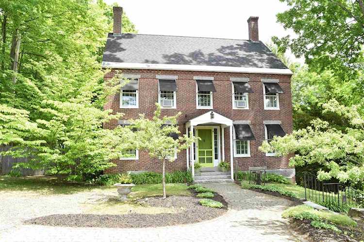 49 Center St Wolfeboro, NH 03896