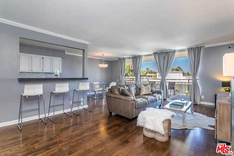 7270 Hillside Avenue #305 Los Angeles, CA 90046