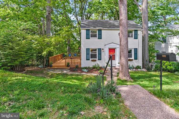 1040 Edison St Arlington, VA 22204