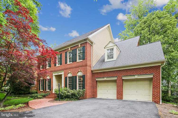 12609 Misty Creek Ln Fairfax, VA 22033