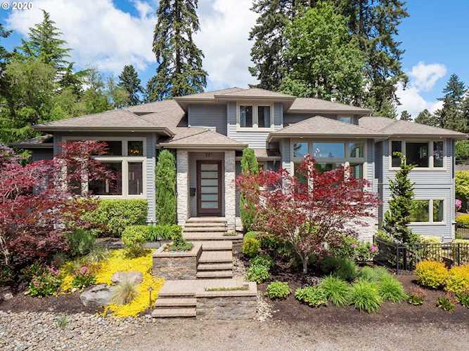 881 C Ave Lake Oswego, OR 97034