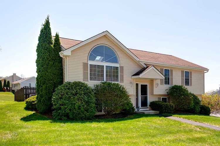 70 Moreland Green Drive Worcester, MA 01609