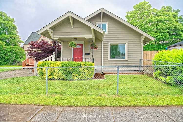 1211 S 52nd St Tacoma, WA 98408