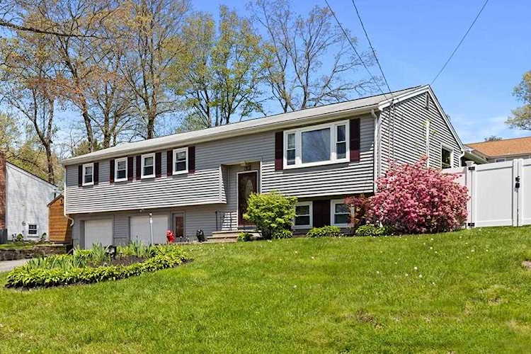 Milford, 32 Purdue Drive, MA, home for sale Photo 1