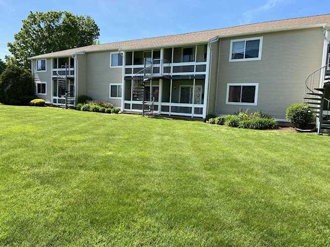 53 Saint Kolbe Dr #D Holyoke, MA 01040
