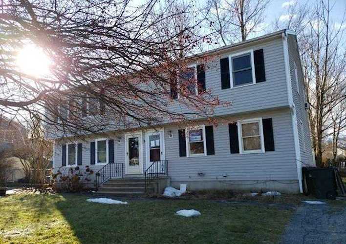 5 Tiger Tail Circle #R Derry, NH 03038
