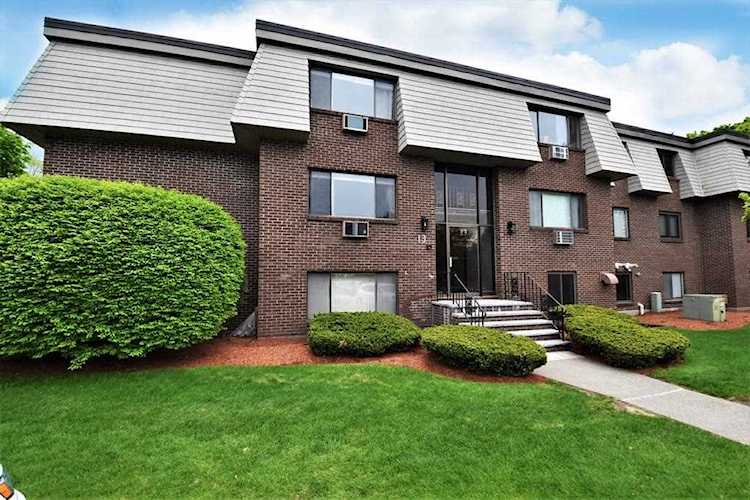 13 Hallmark Gardens #1 Burlington, MA 01803