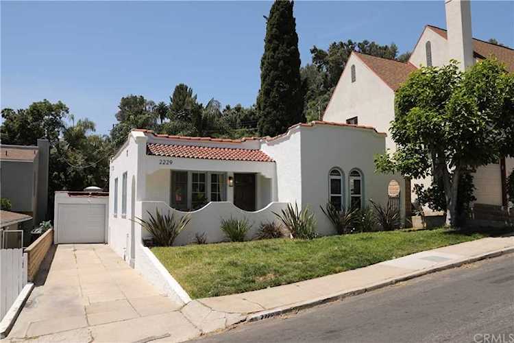 2229 Silver Ridge Avenue Los Angeles, CA 90039