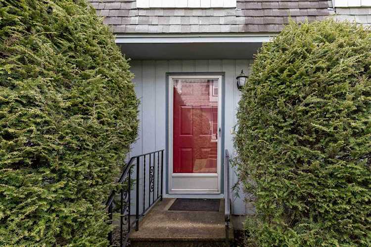 8 Bluestone Dr #8 Nashua, NH 03060