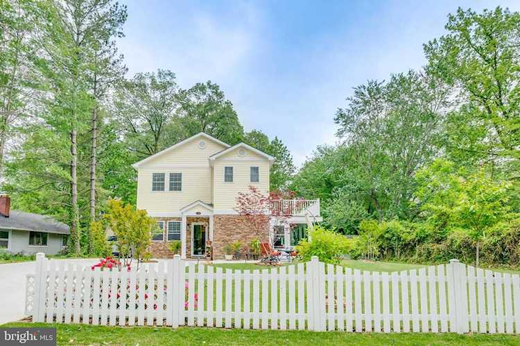 7122 Oak Ridge Rd Falls Church, VA 22042