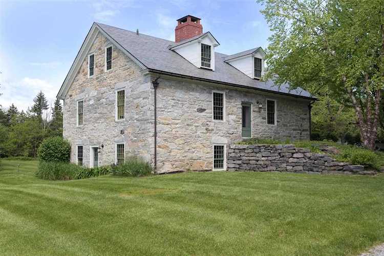 51 Van Sicklen Rd South Burlington, VT 05403