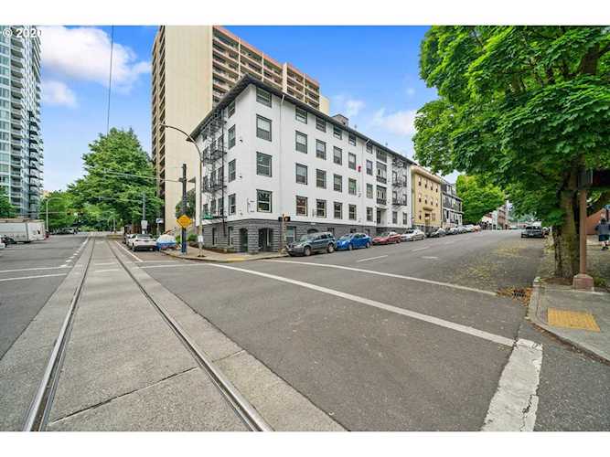 1104 SW Columbia St #106 Portland, OR 97201