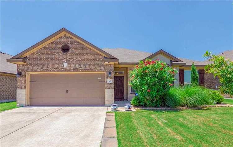 307 Marklawn Ln Hutto, TX 78634