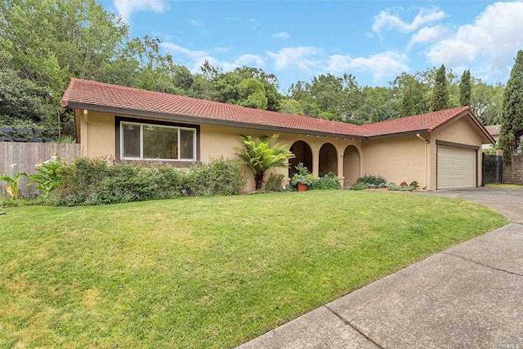 39 Los Cedros Drive Novato, CA 94947