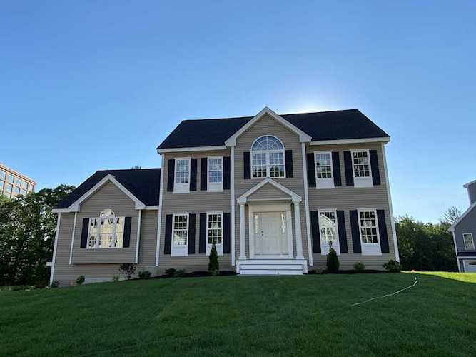 34 Fleming Ave Andover, MA 01810