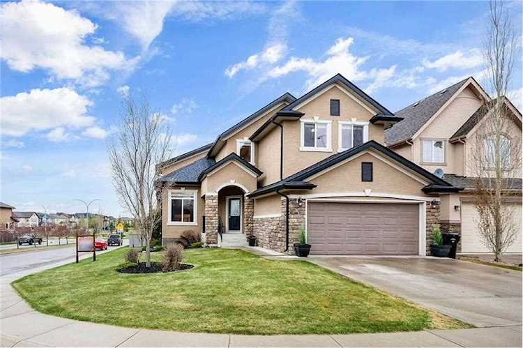 179 Tuscany Estates Close NW Calgary, AB T3L 0B4
