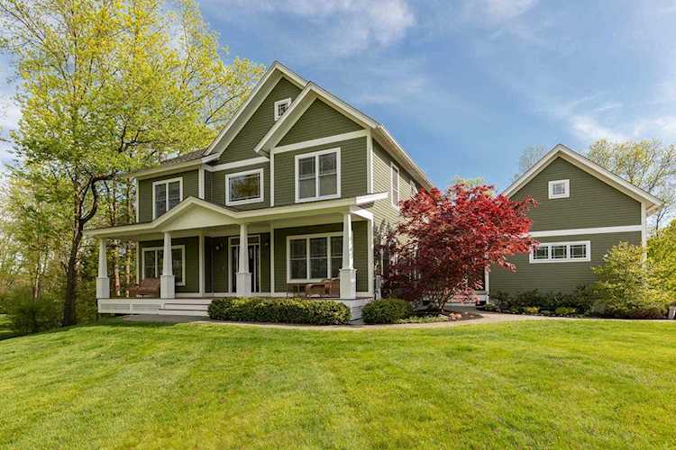 11 Heron Way Stratham, NH 03885