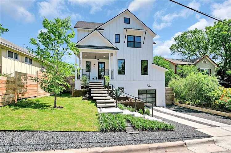 2002 E 9th St #1 Austin, TX 78702