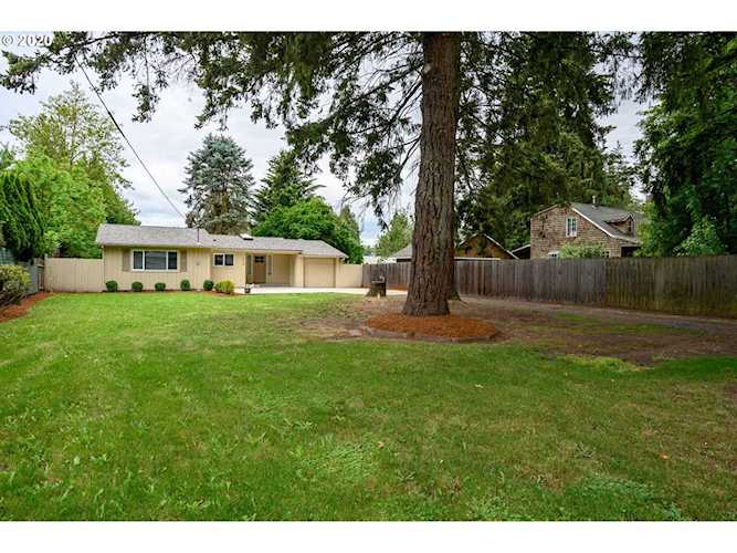 274 SE 18th Ave Hillsboro, OR 97123
