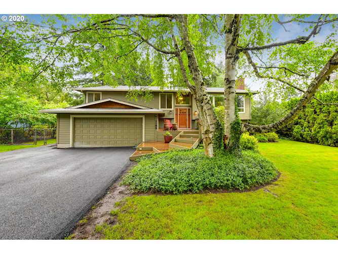 1105 Marylhurst Dr West Linn, OR 97068