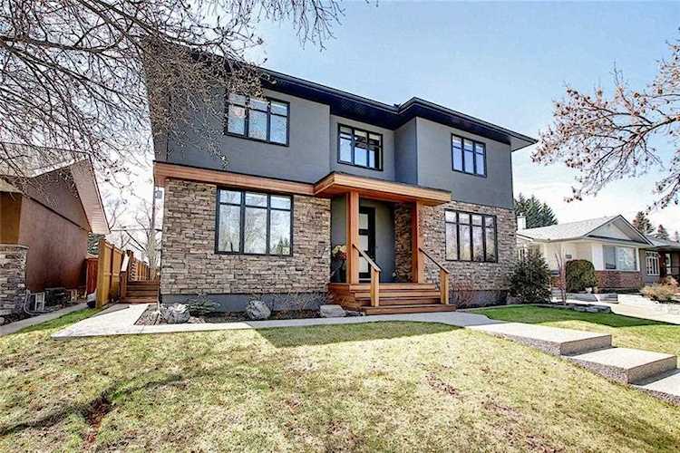3323 Caribou Drive NW Calgary, AB t2l 0s4