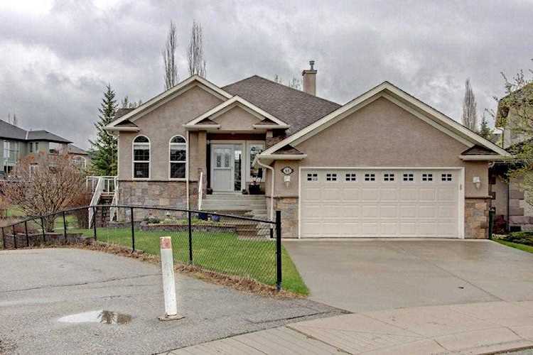 65 Discovery Ridge View SW Calgary, AB T3H 4P9