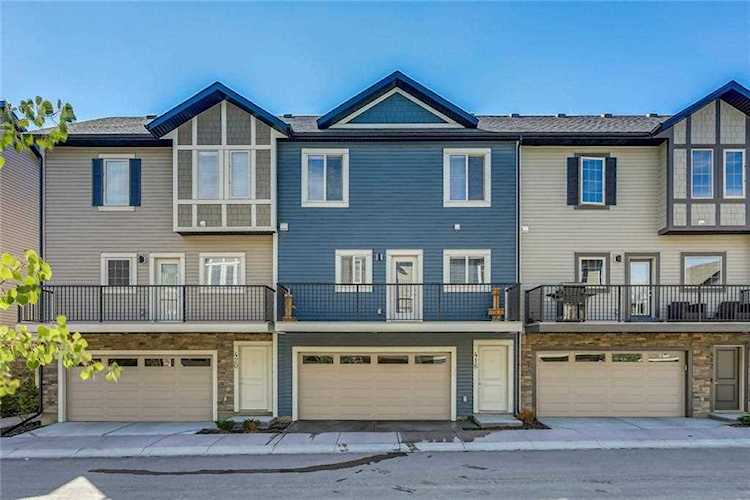 416 Legacy Point SE Calgary, AB T2X 3Z3